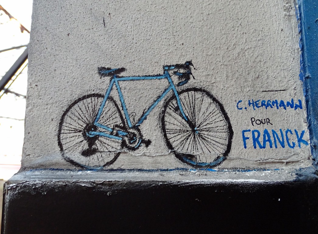 Bicyclette bleue miniature