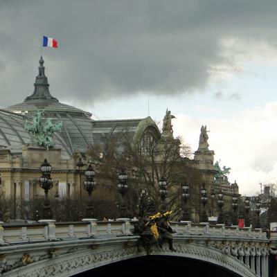 Chevaux dans le ciel parisien