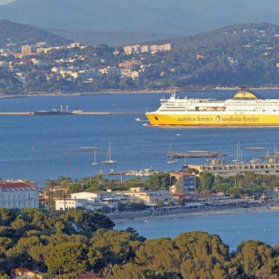 Corsica ferry baie de toulon