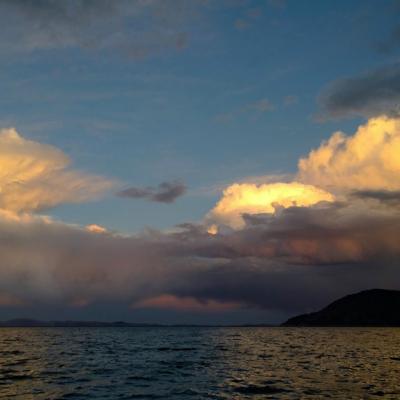 crépuscule-sur-le-lac-Titicaca