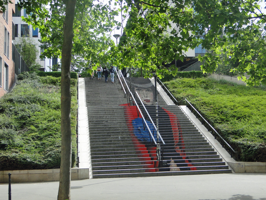 Dame-escalier