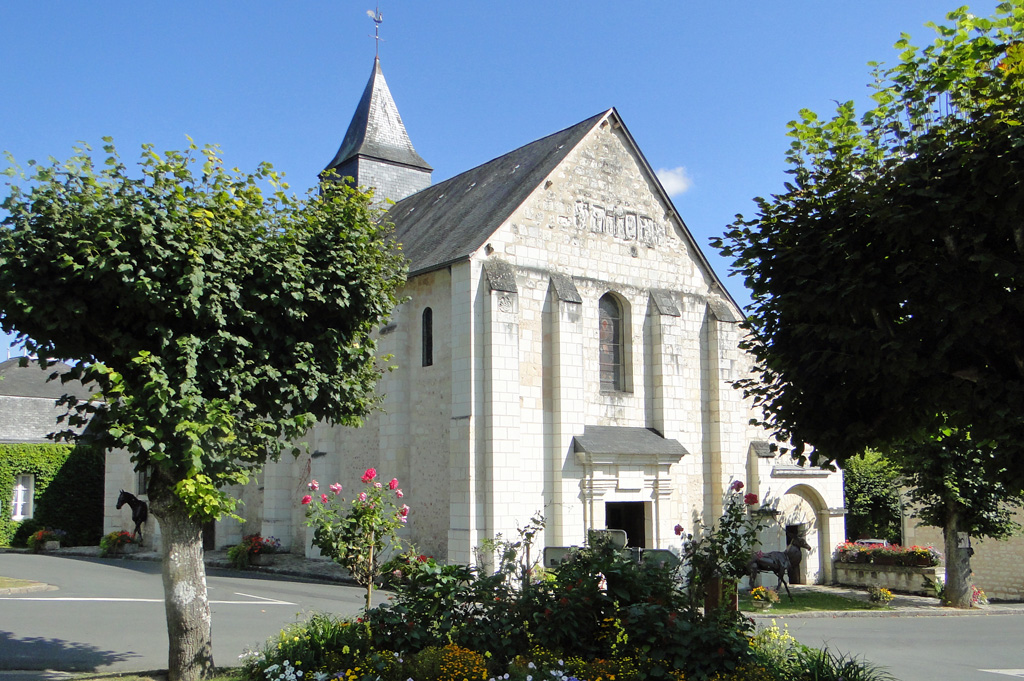 Cheval et église 1