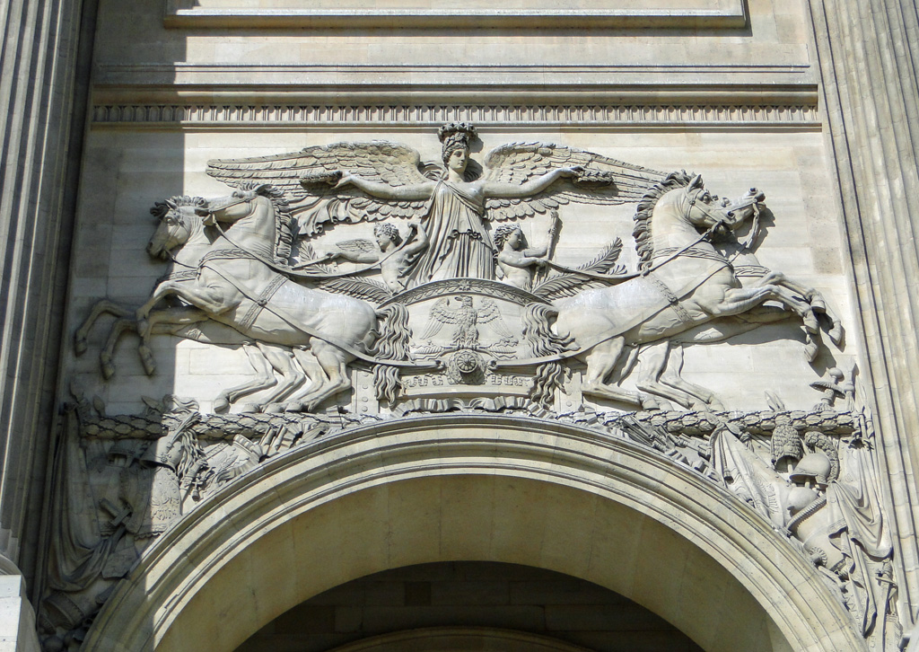 Louvre zoom façade est