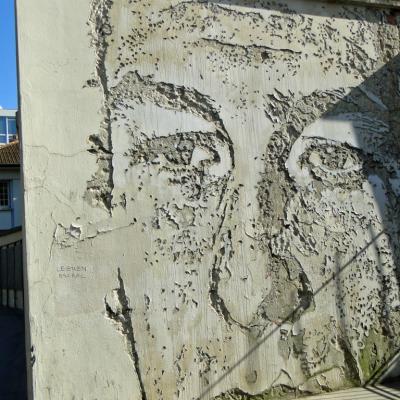 Vhils