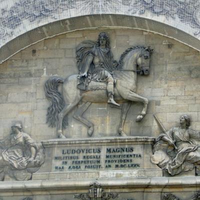 fronton des Invalides