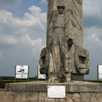 monument3