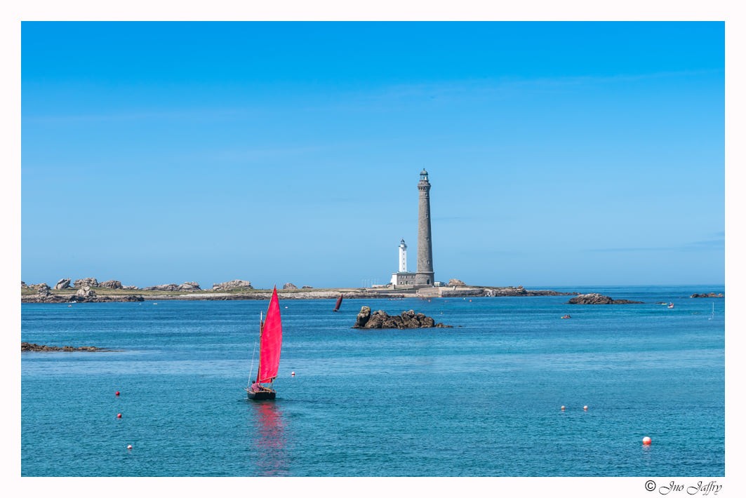 Phare dans le bleu