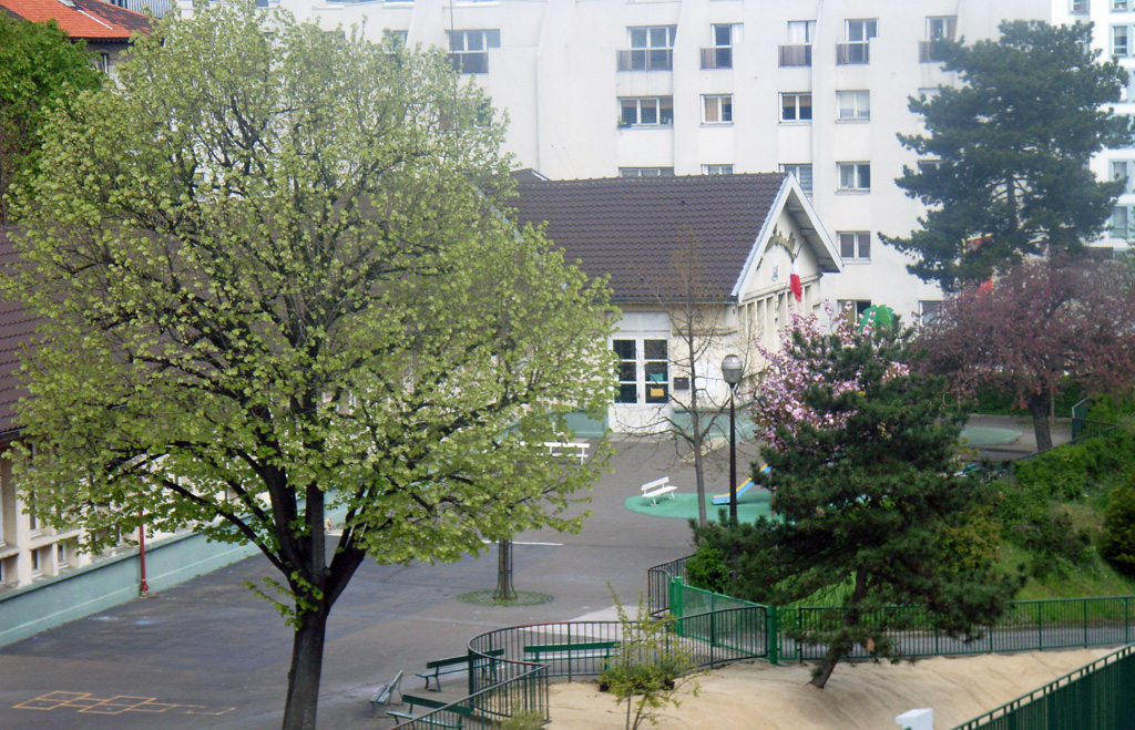 Auriol cour d'école