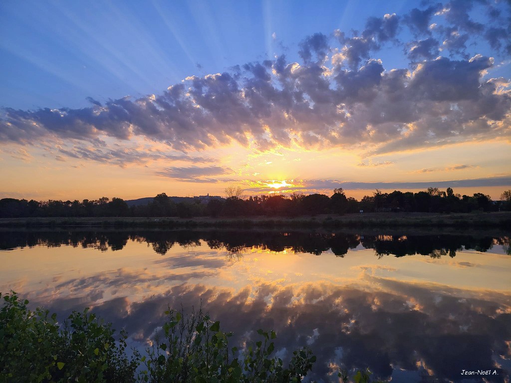 Reflet sur le canal