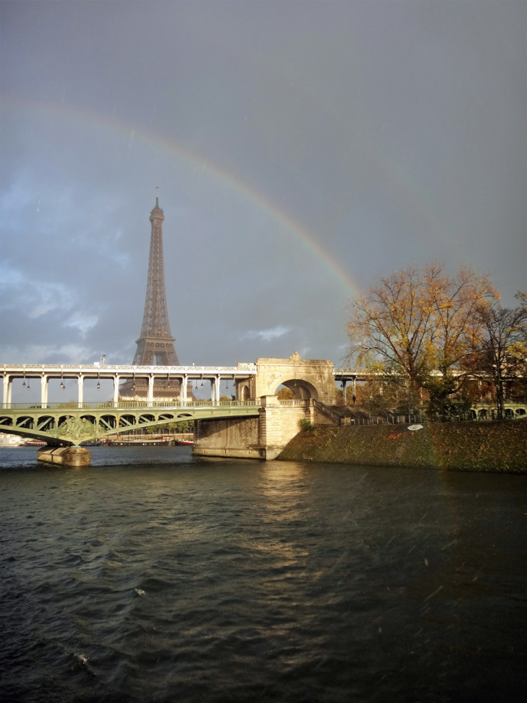 Seine-Eiffel-M11J09H16-17